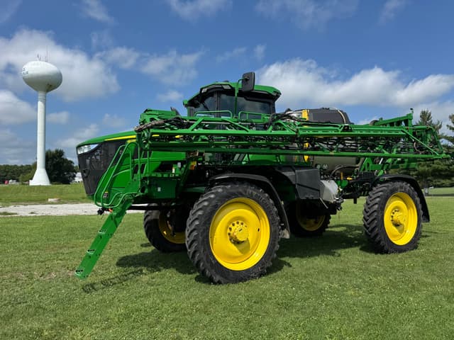 Image of John Deere 412R equipment image 3