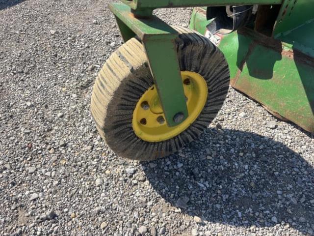 Image of John Deere 413 equipment image 4