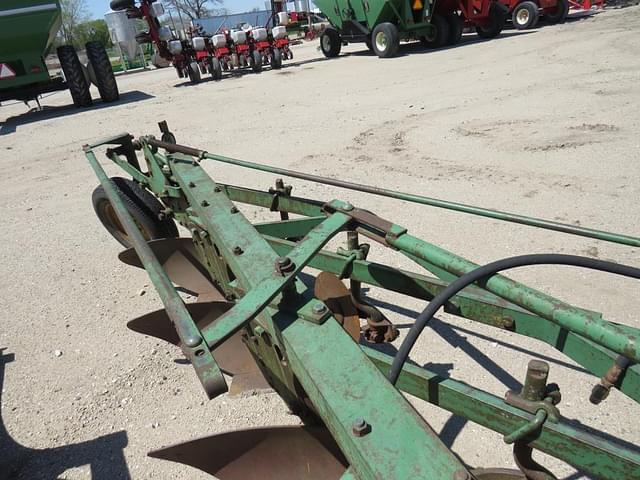 Image of John Deere 414 equipment image 4