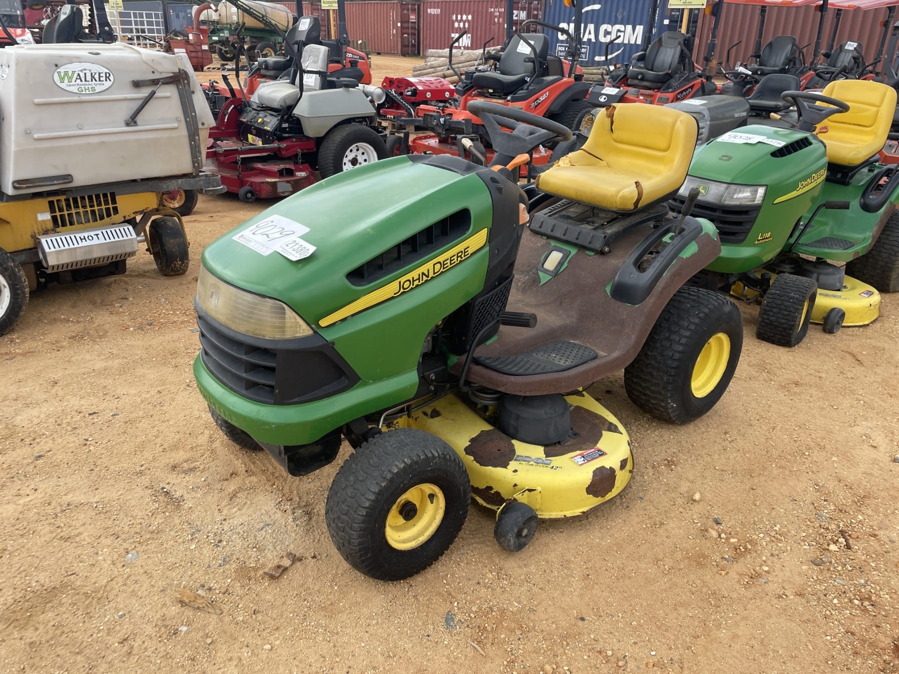 John Deere 115 Equipment Image0