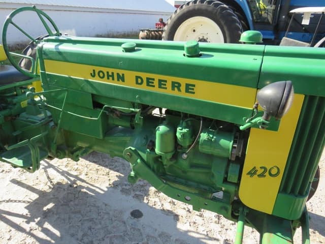 Image of John Deere 420 equipment image 2