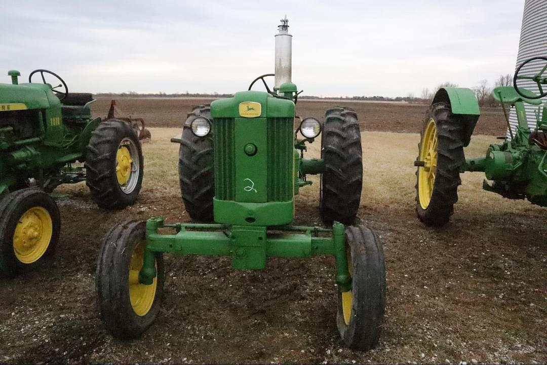 Image of John Deere 420 Image 1