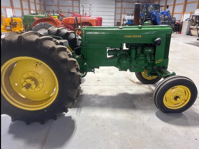Image of John Deere 420 equipment image 1