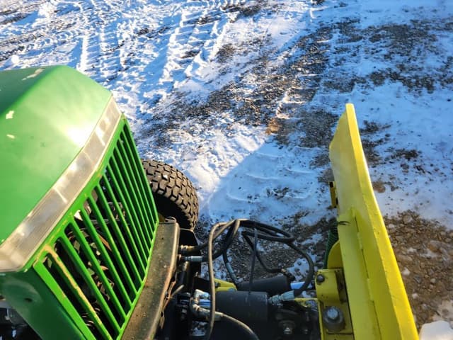 Image of John Deere 420 equipment image 3