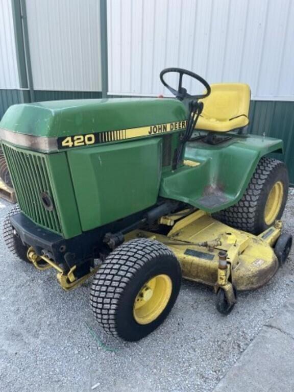 Image of John Deere 420 Primary image