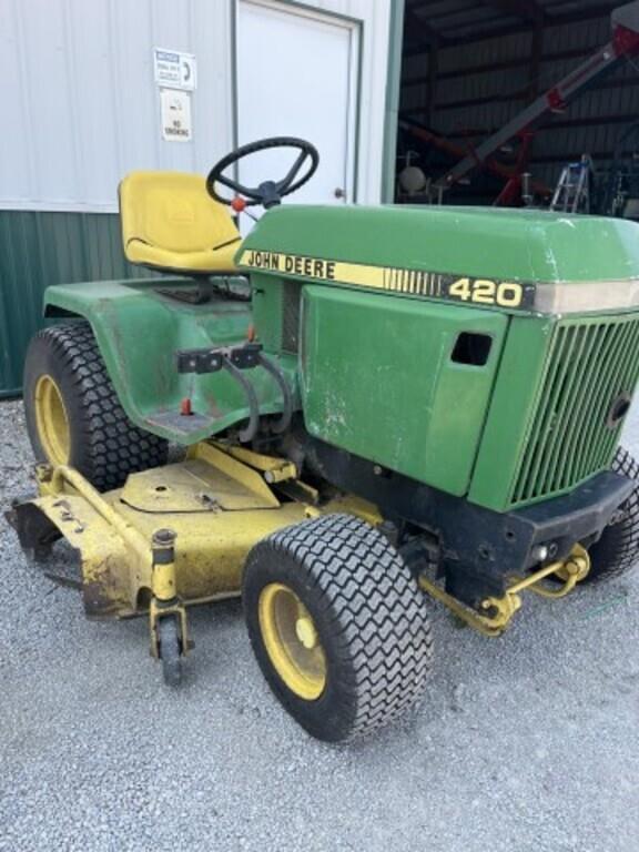 Image of John Deere 420 equipment image 2