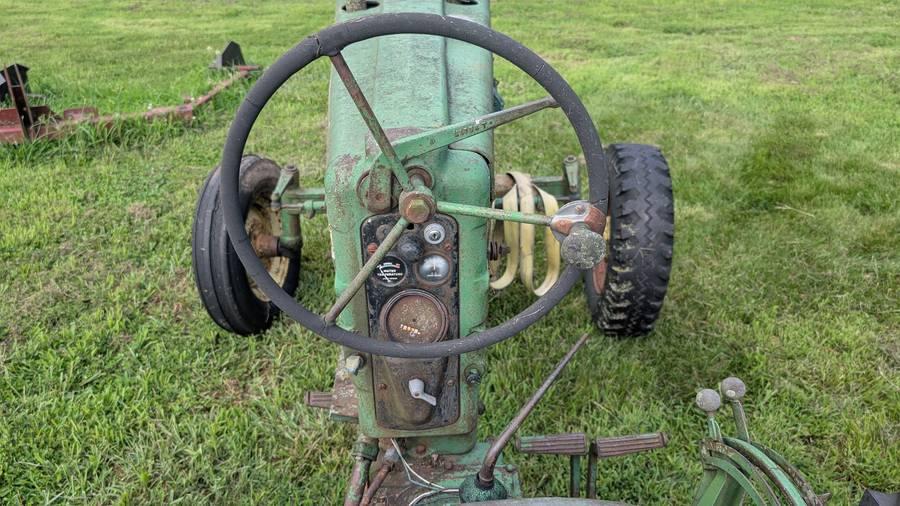 Image of John Deere 420 Image 1