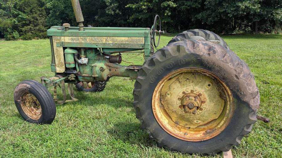 Image of John Deere 420 Image 0