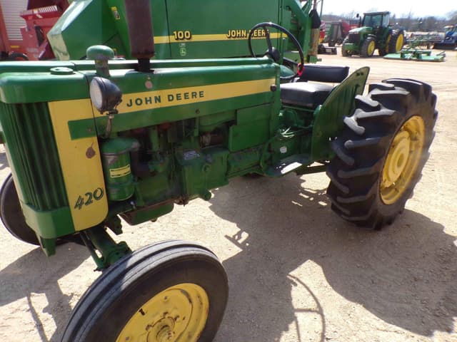 Image of John Deere 420 equipment image 3