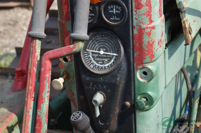 Image of John Deere 420 equipment image 4
