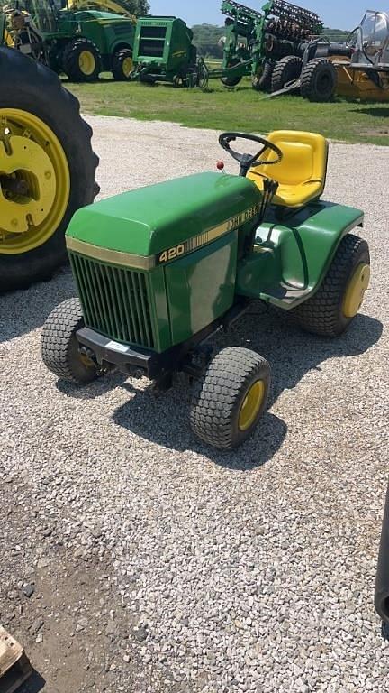Image of John Deere 420 equipment image 1
