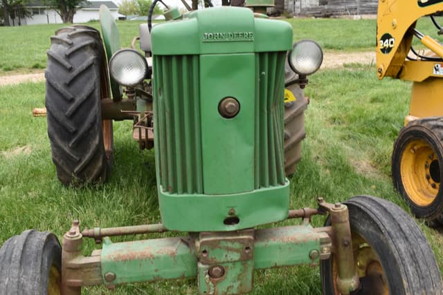 Image of John Deere 420 equipment image 3