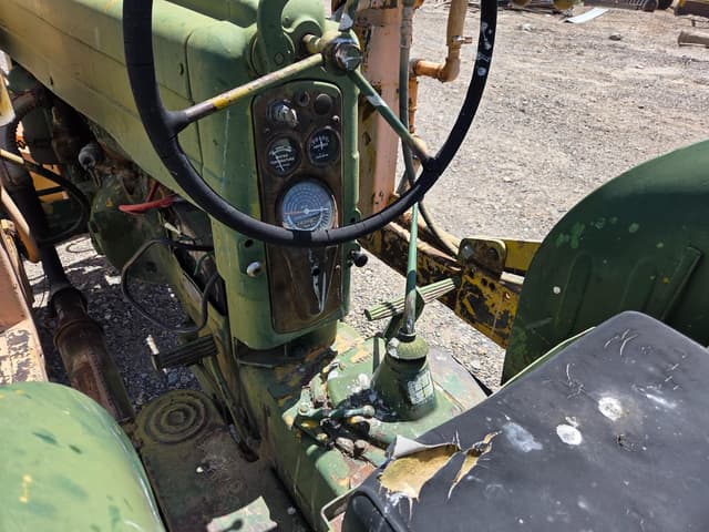Image of John Deere 420 equipment image 4
