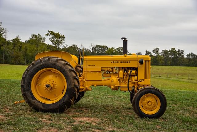 Image of John Deere 420 equipment image 1