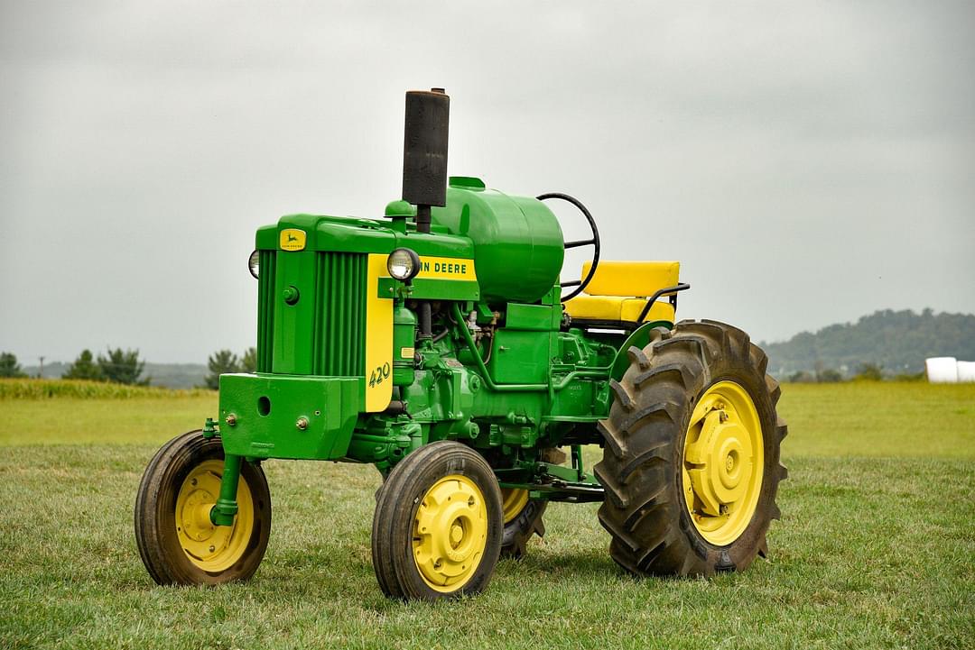 Image of John Deere 420 Primary image