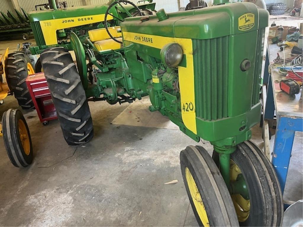 Image of John Deere 420 Image 1