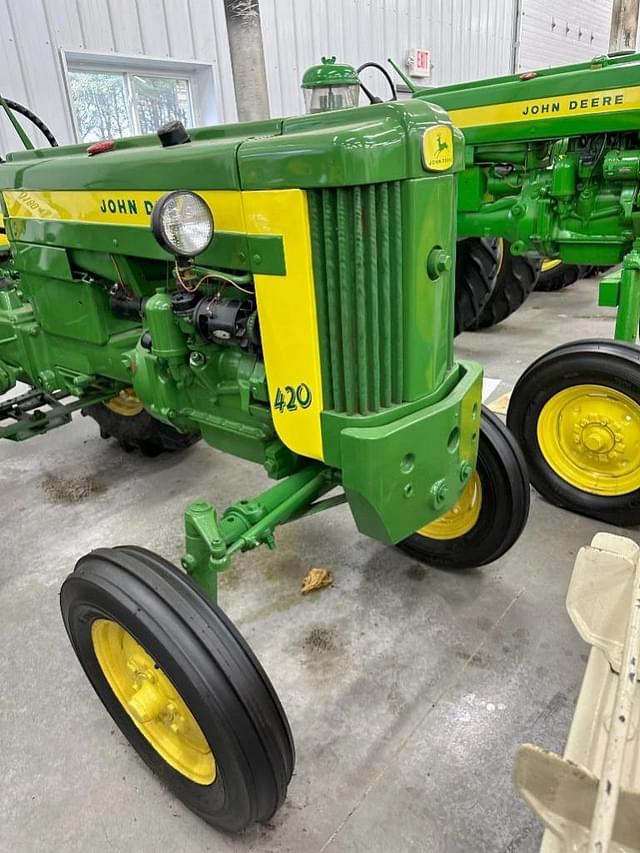 Image of John Deere 420 equipment image 1