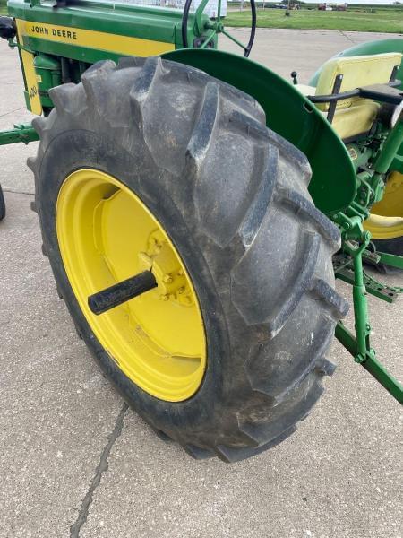Image of John Deere 420 equipment image 3