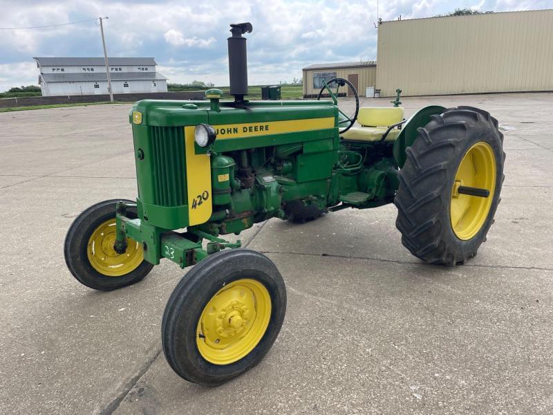 Image of John Deere 420 Primary image