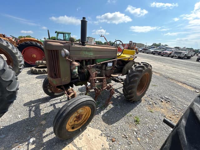 Image of John Deere 420 equipment image 1
