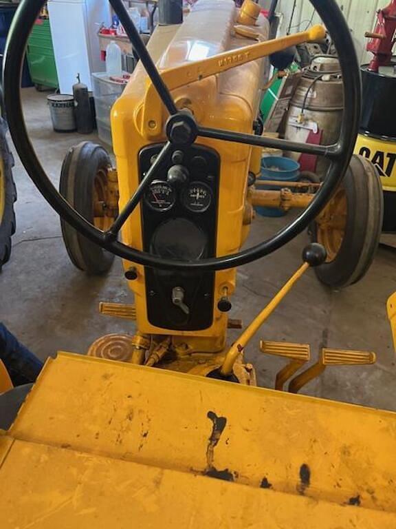 Image of John Deere 420 equipment image 2