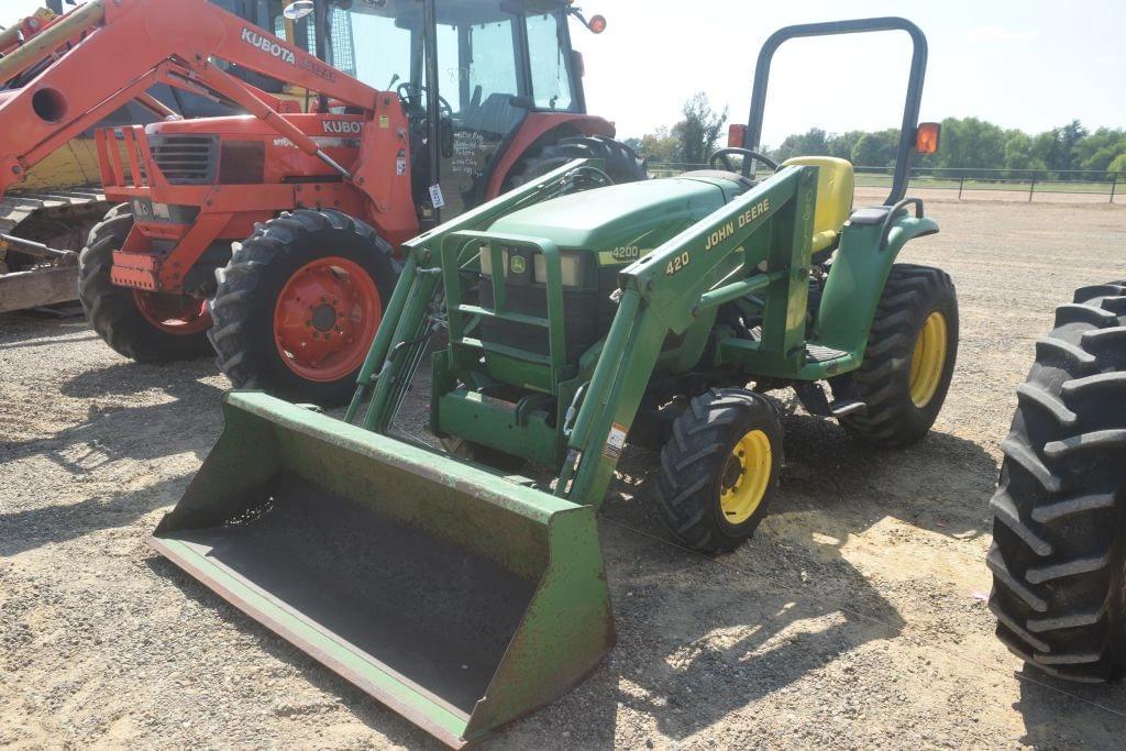 Image of John Deere 4200 Primary image