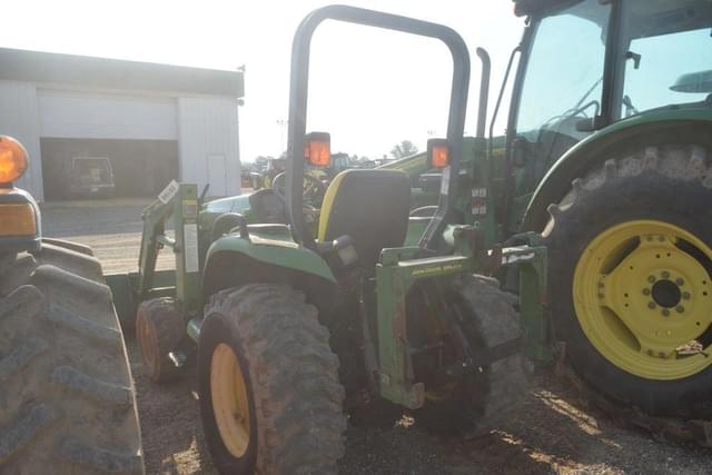 Image of John Deere 4200 equipment image 1