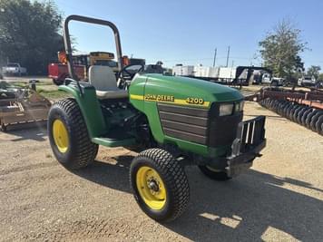 Main image John Deere 4200