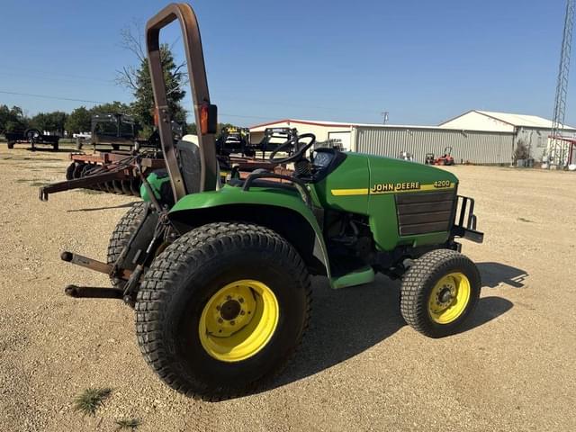 Image of John Deere 4200 equipment image 1