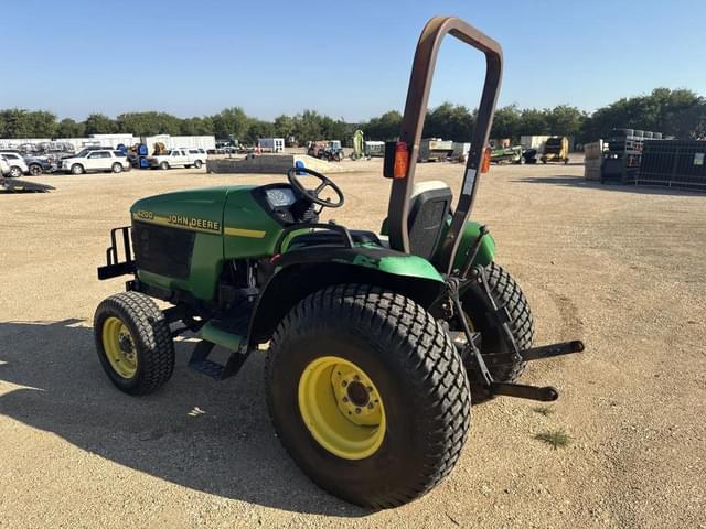 Image of John Deere 4200 equipment image 3