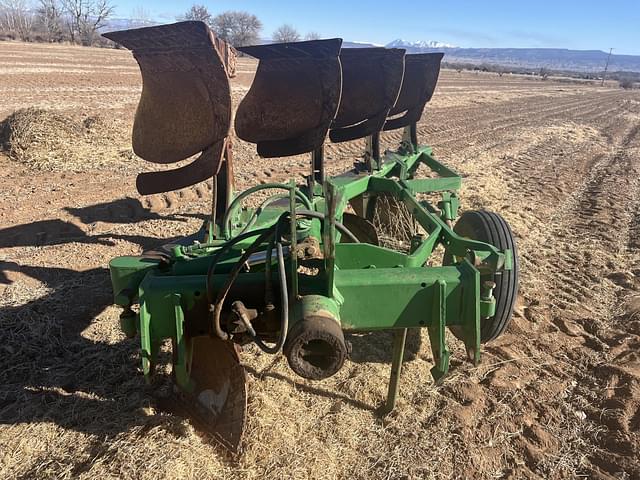 Image of John Deere 4200 equipment image 1