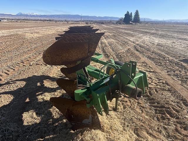 Image of John Deere 4200 equipment image 2