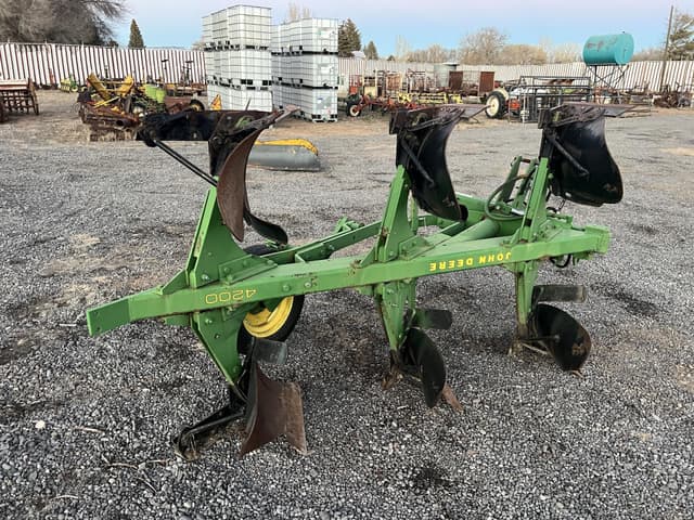 Image of John Deere 4200 equipment image 4