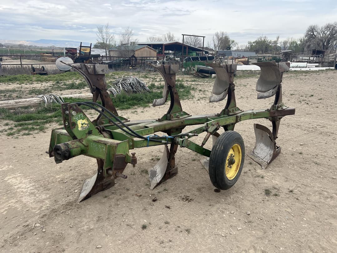 Image of John Deere 4200 Primary image