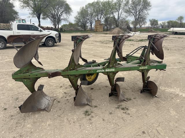 Image of John Deere 4200 equipment image 4
