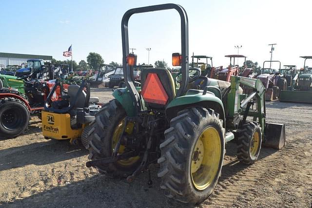 Image of John Deere 4200 equipment image 2