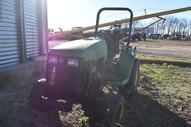 Image of John Deere 4200 equipment image 2