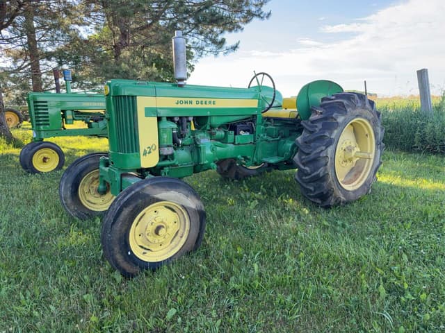 Image of John Deere 420 equipment image 4
