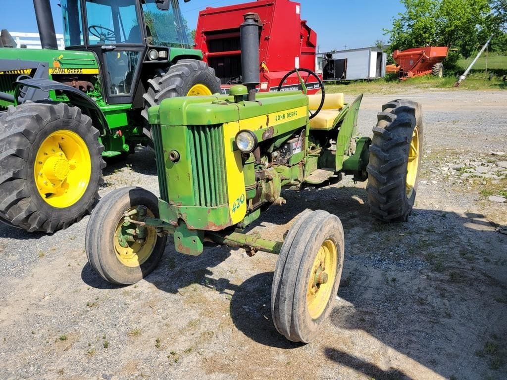 Image of John Deere 420U Primary image