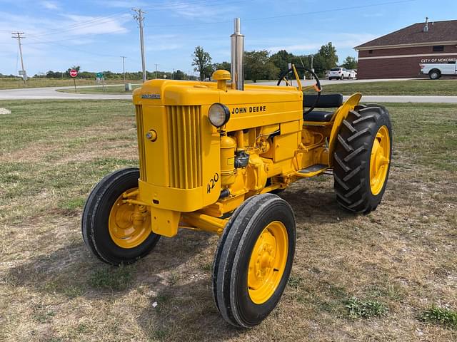 Image of John Deere 420 equipment image 1