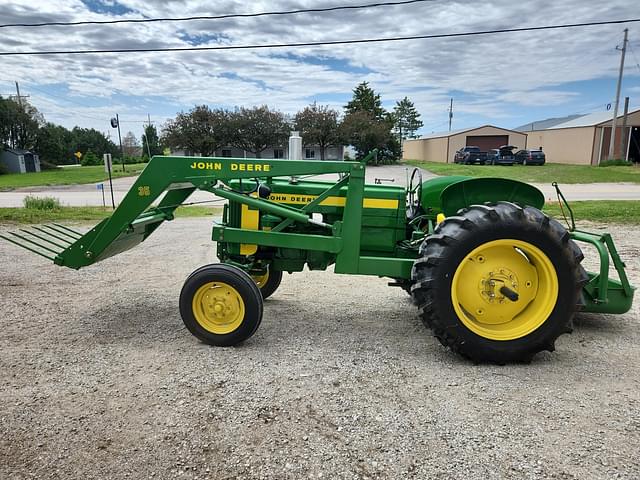 Image of John Deere 420 equipment image 3