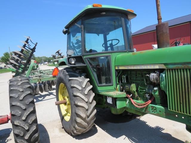 Image of John Deere 4230 equipment image 3