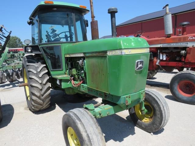 Image of John Deere 4230 equipment image 2
