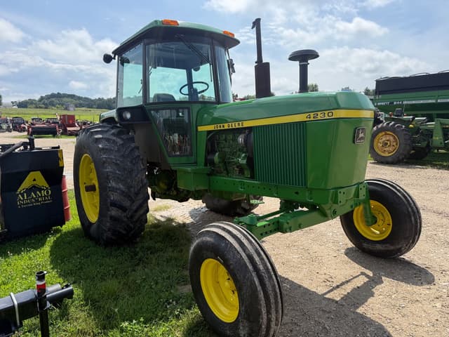 Image of John Deere 4230 equipment image 3