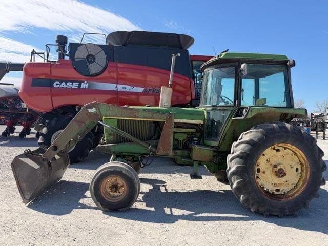 Image of John Deere 4230 equipment image 2