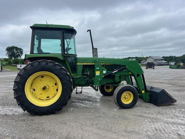 Image of John Deere 4230 equipment image 4