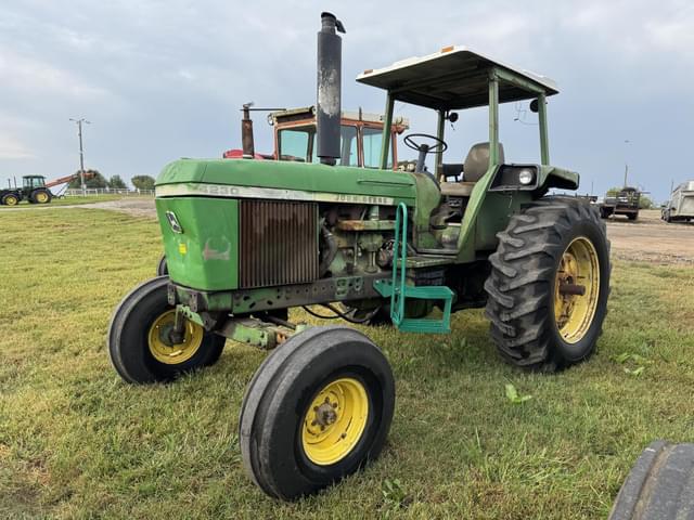 Image of John Deere 4230 equipment image 1