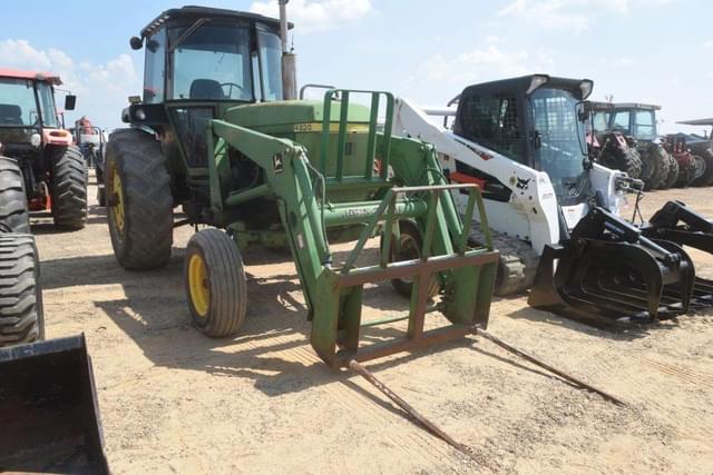 Image of John Deere 4230 equipment image 4