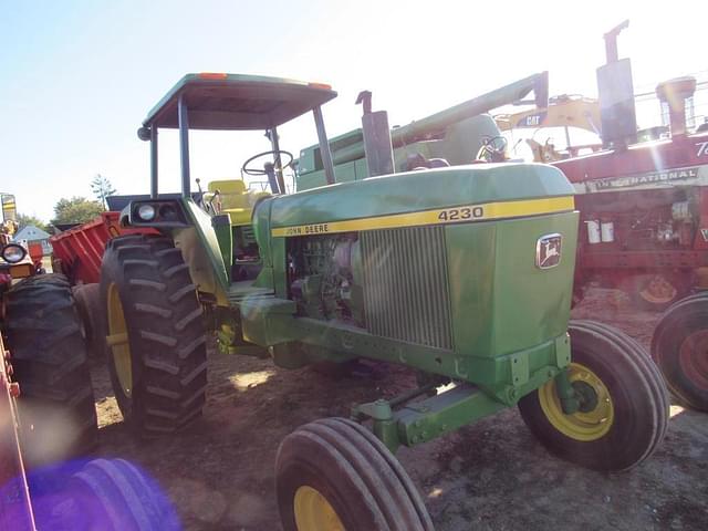 Image of John Deere 4230 equipment image 3