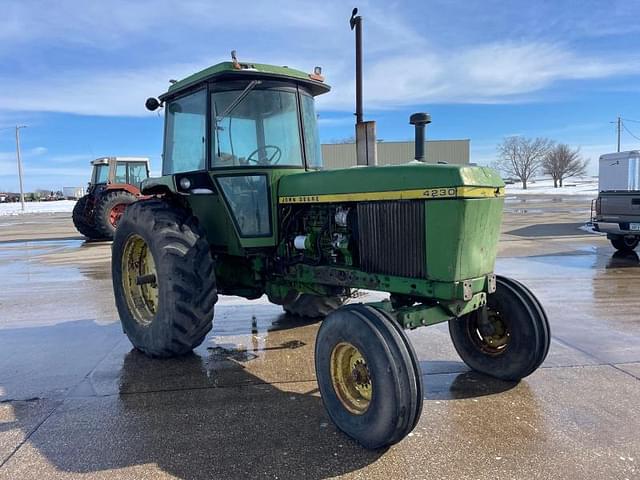 Image of John Deere 4230 equipment image 1